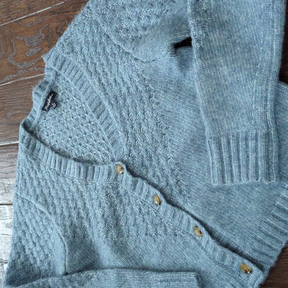 FLAG & ANTHEM I Light Blue Boxy Cropped Knit V- Neck Cardigan Sweater, L - Picture 1 of 12